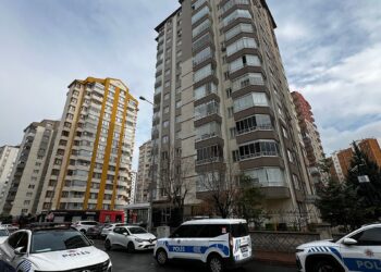 Boşanma aşamasındaki eşini öldürmek isterken başka bir kadını öldürdü