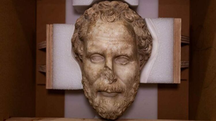 Boubon'un kayıp imparator heykeli ülkemize dönüyor