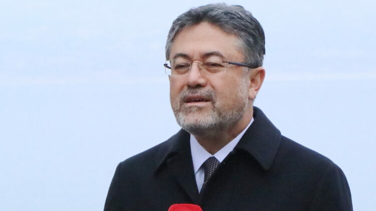 Burdur Gölü'ne 5 yılda 5,8 milyar liralık yatırım yapacağız