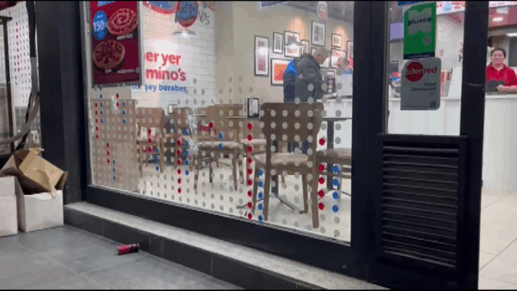 Bursa'da pizza dükkanına silahlı saldırı