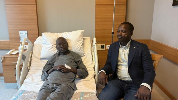 Burundili hasta, Türkiye'de yapılan nakille hayata tutundu