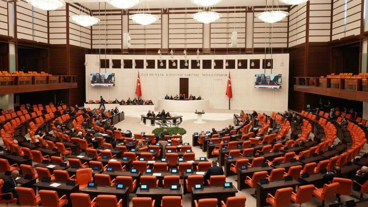 Bütçe görüşmeleri sürerken Genel Kurul'da 'Leyla Zana' kınaması