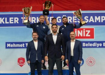 Büyükler Serbest Güreş Türkiye Şampiyonası sona erdi: Ankara ASKİ zirvede yer aldı