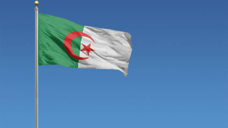 Cezayir’de Fransız sömürgeciliği suç ilan edildi