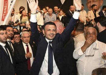 CHP İstanbul İl Kongresi davasında ret kararı usulden bozuldu