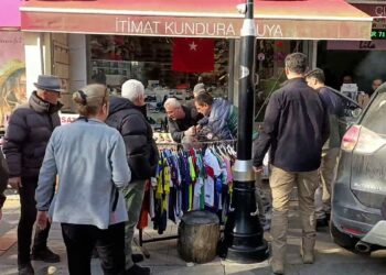 CHP Şile İlçe Başkanlığı önünde bağıran kişi gözaltına alındı