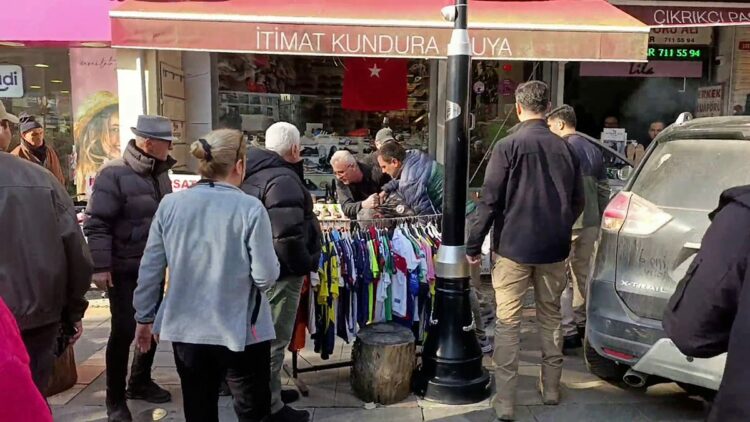 CHP Şile İlçe Başkanlığı önünde bağıran kişi gözaltına alındı