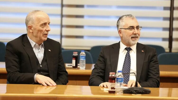 Çalışma Bakanı Vedat Işıkhan'dan Türk-İş'e sürpriz ziyaret