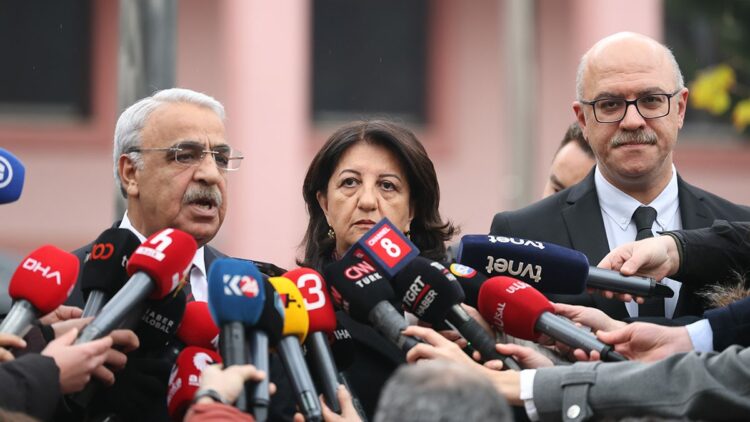 DEM Parti İmralı heyeti, Yılmaz Tunç'u ziyaret etti