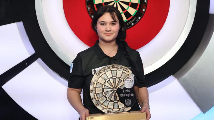 Dart sporcusu Zehra Gemi, Dünya Şampiyonası'nda tarih yazdı