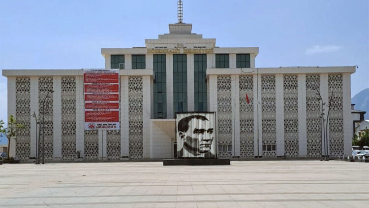 Döşemealtı Belediyesi'ne yönelik operasyon; 10 gözaltı