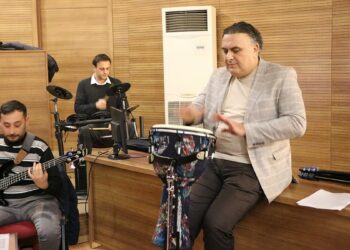 Doktor, hastane stresini adliye ritim grubuyla atıyor
