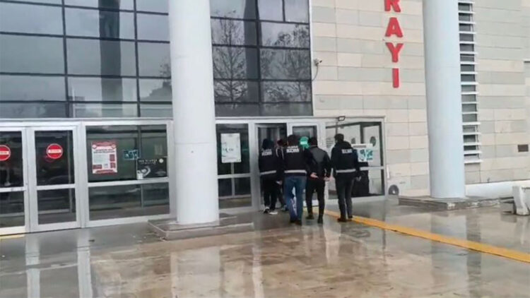 Elazığ'da ehliyet sınavında kopya çeken 7 sürücü adayına suçüstü