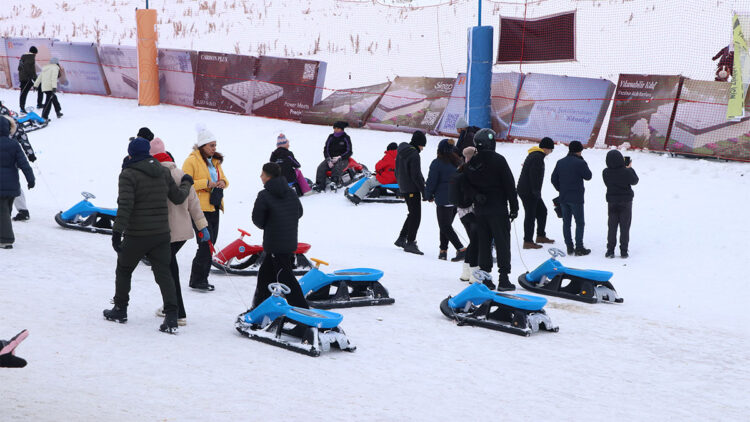 Erciyes Kayak Merkezi'nde yeni sezon yoğunluğu