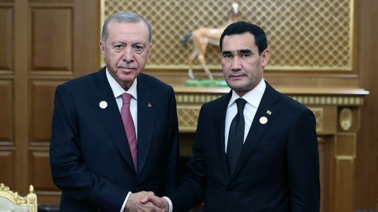 Erdoğan, Türkmenistan Cumhurbaşkanı Berdimuhamedov ile bir araya geldi