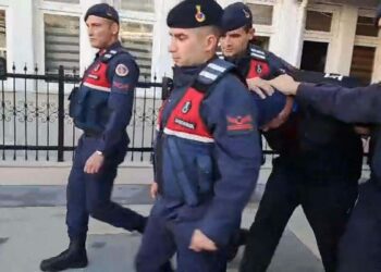 Eski eşinin kocası olan polise çarpıp görüntülerini ‘kaza’ notuyla paylaştı