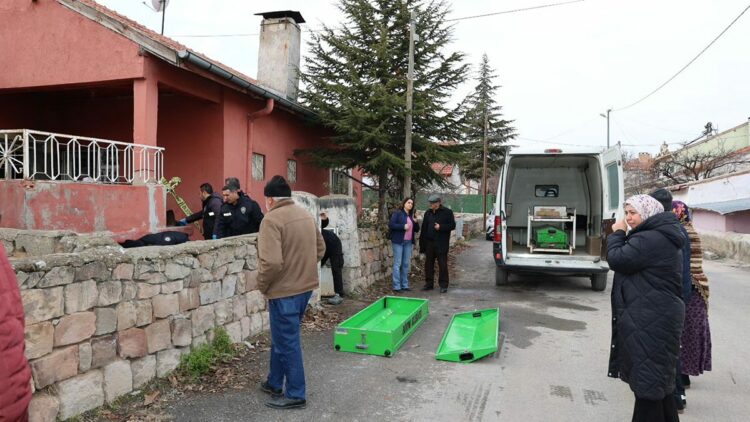 Evinde sobadan çıkan yangında hayatını kaybetti