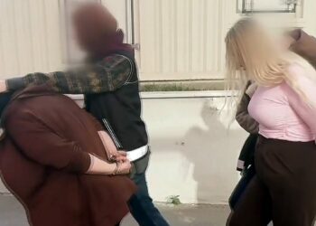 Evlerinde uyuşturucuyla yakalanan torbacılar tutuklandı