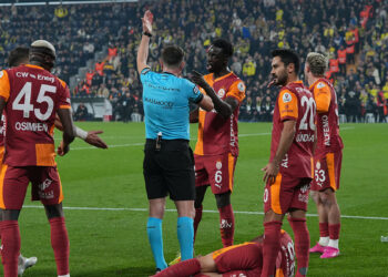 Bu kadar berbat bir hakem, böyle bir maça verilerek ödüllendirildi