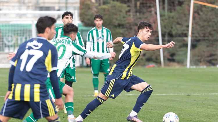 Fenerbahçe U19 takımında tekme isyanı