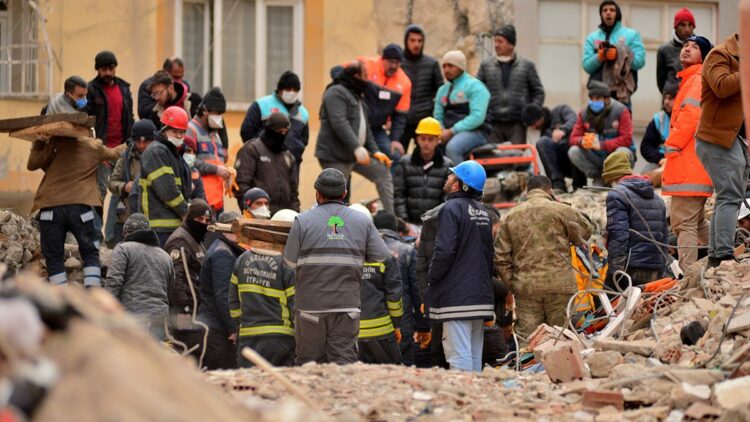 Furkan Apartmanı davasında firari müteahhitler için güvence bedeli kararı