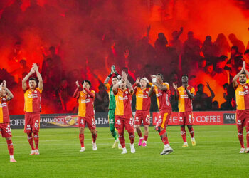 Galatasaray derbi galibiyetini son dakikada kaçırdı