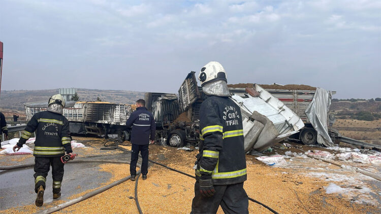 Gaziantep'te zincirleme kaza; 3 TIR alev aldı, otoyol trafiğe kapandı