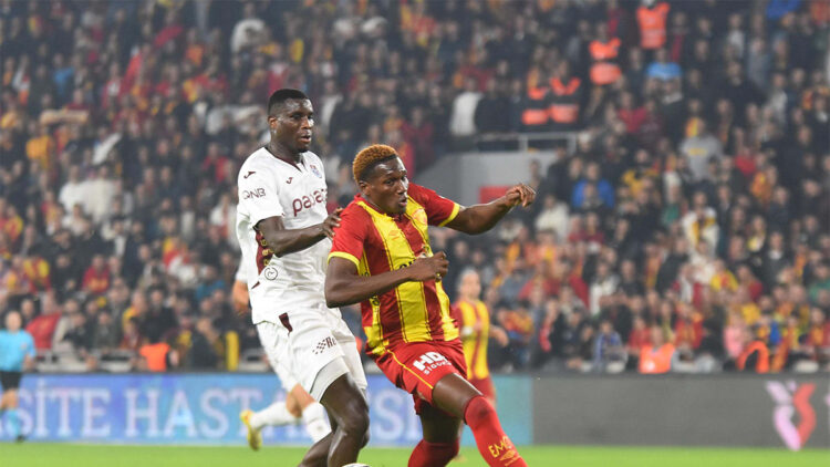 Göztepe stoperleri tam not aldı