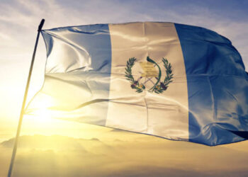 Guatemala'da yolcu otobüsü uçuruma yuvarlandı; 15 ölü