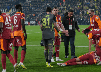 Galatasaraylı Kazımcan Karataş'a çakmak atan taraftar gözaltına alındı