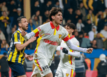 Göztepe ve Manisa FK'dan 4 futbolcu gözaltında