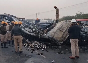 Hindistan'da feci kaza: 9 ölü, 21 yaralı