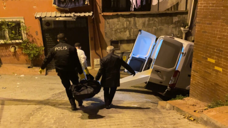 Beyoğlu'nda yalnız yaşayan Angolalı kadın ölü bulundu