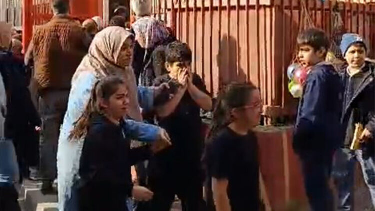 Fatih'te doğal gaz kaçağı nedeniyle okul tahliye edildi