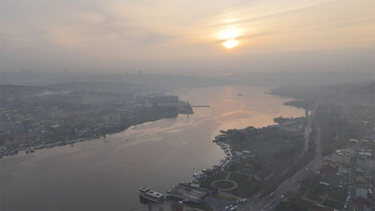 İstanbul'un bazı bölgelerinde sis etkili oldu