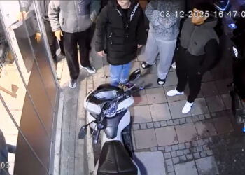 Kağıthane'de baltayla kuaförü basıp klimayı patlattı