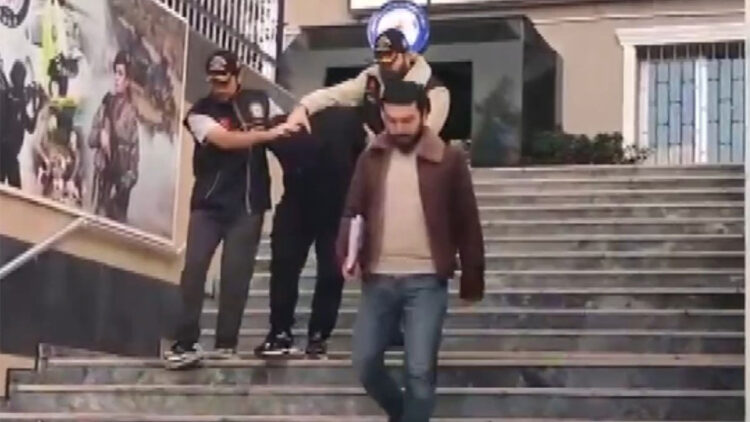 Sancaktepe'de 16 yaşındaki şüpheli iş yerini kurşunladı