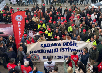 İzmir’de Belediye-İş sendikasına bağlı işçiler eylemde