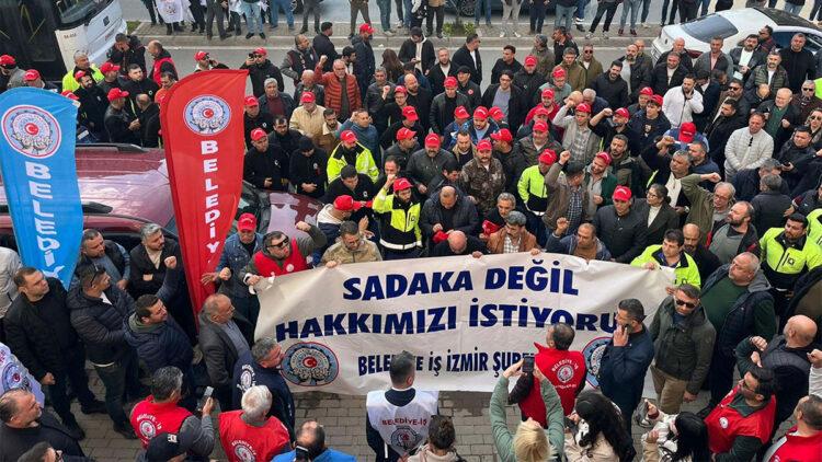İzmir’de Belediye-İş sendikasına bağlı işçiler eylemde