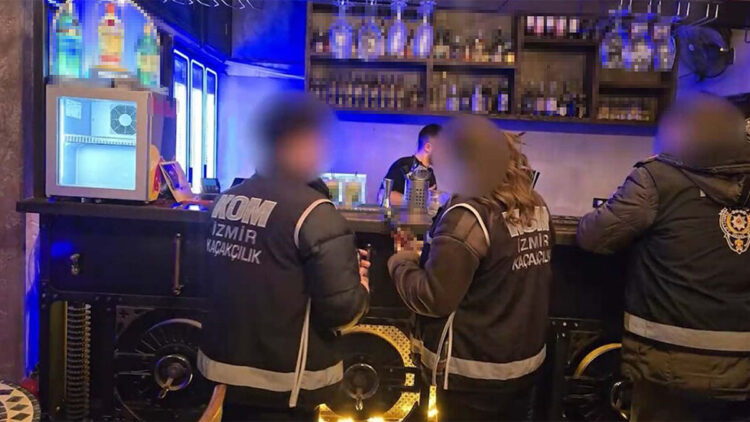 İzmir'in 9 ilçesinde operasyonlar; 3,5 ton taklit etiketli etil alkol ele geçirildi