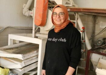 İki çocuk annesi, baba yadigarı 'ekmek teknesi' değirmeni 15 yıldır işletiyor