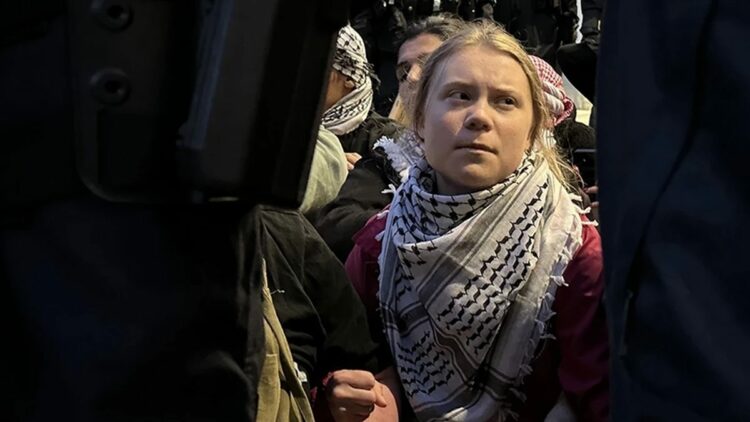 İngiltere’de gözaltına alınan aktivist Thunberg serbest bırakıldı
