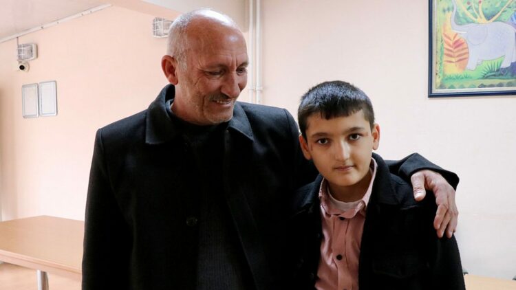 Irak'ta terör eyleminde kaçırılan çocuk, Türkiye'de ailesine kavuştu