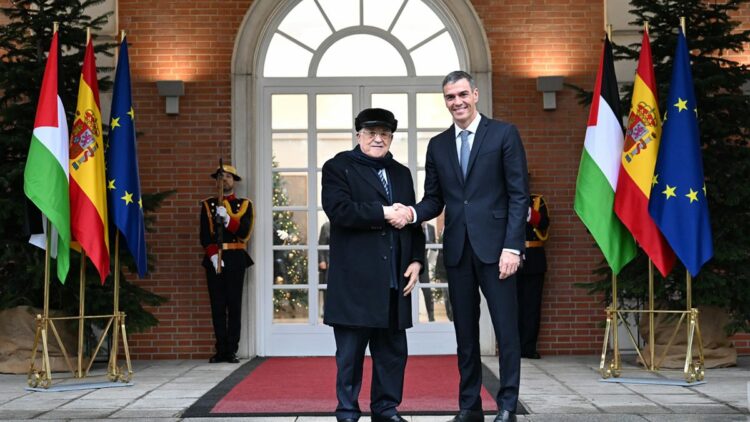 İspanya Başbakanı Sanchez ile Filistin Devlet Başkanı Abbas bir araya geldi