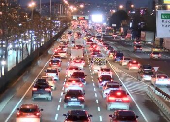 İstanbul'da haftanın ilk iş gününde trafik yoğunluğu