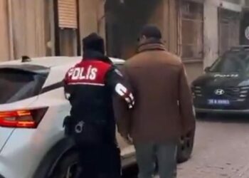 İzmir'de 24 saat süren operasyonda 168 şüpheli yakalandı