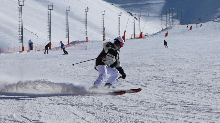 Palandöken'de kar kalınlığı 2 metreyi geçti