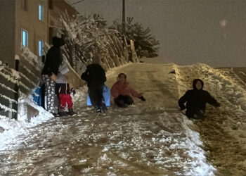 Karabük'te gece saatlerinde kar yağışı etkisini artırdı