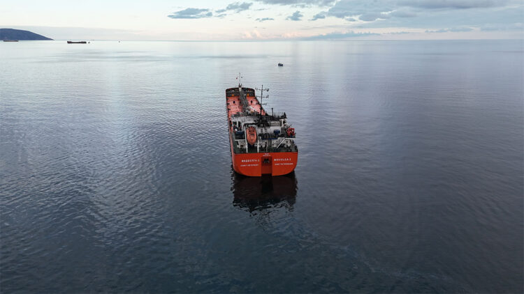 Karadeniz'de saldırıya uğrayan MIDVOLGA-2 için uzman ekipler bekleniyor