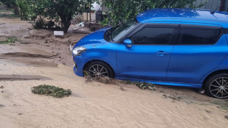 KKTC'de şiddetli yağışlar sele yol açtı